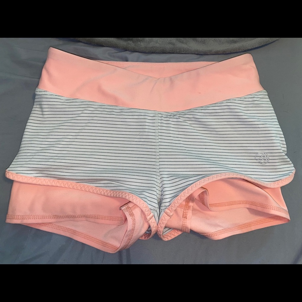 spandex workout shorts  💗